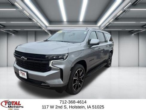 Used 2023 Chevrolet Suburban RST w/ Luxury Package AWD/4WD image 4