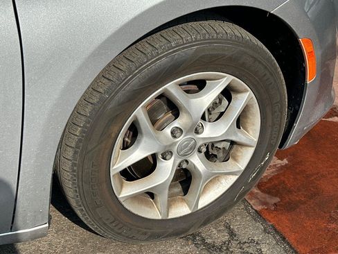 Used 2020 Chrysler Pacifica Limited image 6