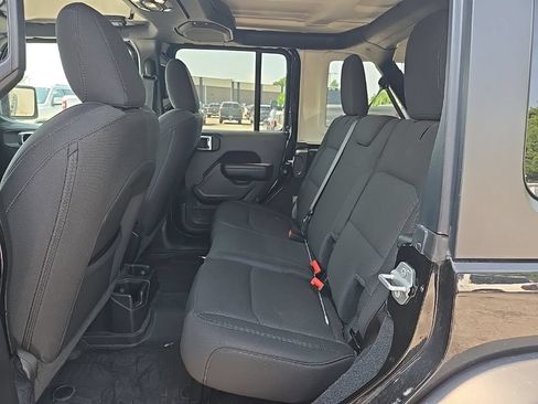 Used 2022 Jeep Wrangler Unlimited Sport AWD/4WD image 14
