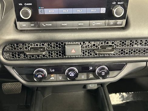 Used 2025 Honda HR-V LX image 13