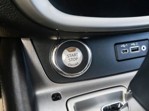 Used 2019 Nissan Murano SV w/ Premium Package image 13