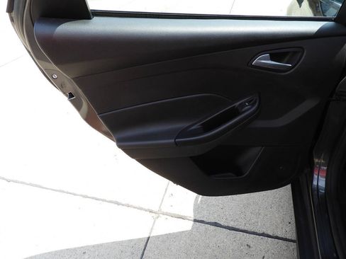 Used 2017 Ford Focus SE FWD image 21