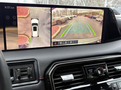 Certified 2025 Nissan Armada PRO-4X image 11