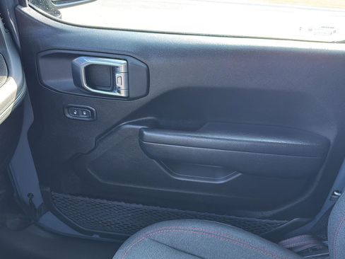 Certified 2024 Jeep Wrangler Rubicon w/ Technology Group image 22