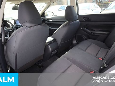 Used 2024 Nissan Altima 2.5 SV FWD image 18