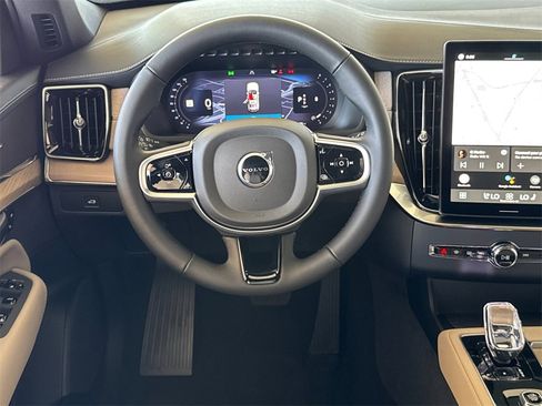 New 2026 Volvo XC90 B6 Core image 13