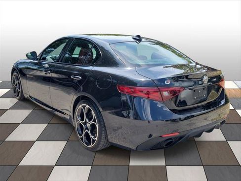 Used 2023 Alfa Romeo Giulia Veloce RWD image 6