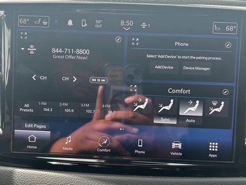 Used 2023 Chrysler Pacifica Touring-L FWD image 33