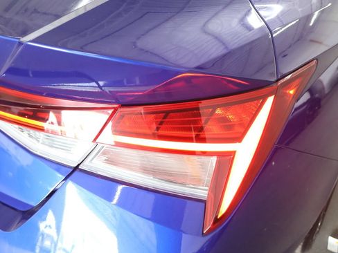 Used 2025 Hyundai Elantra SEL FWD image 30