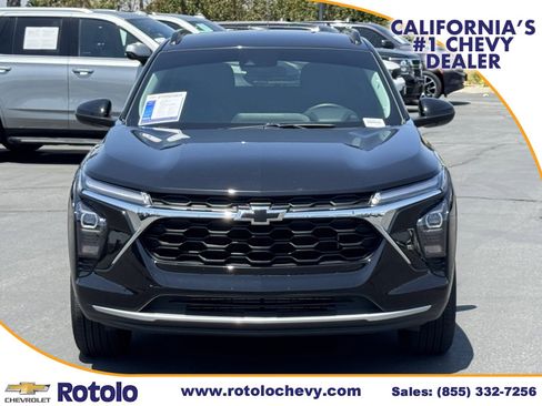 Used 2024 Chevrolet Trax LT w/ Driver Confidence Package FWD image 2