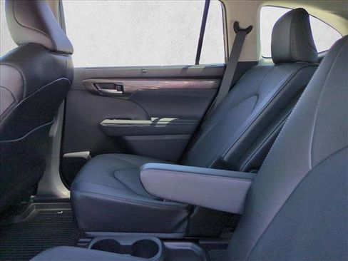 New 2026 Toyota Highlander Limited AWD/4WD image 15