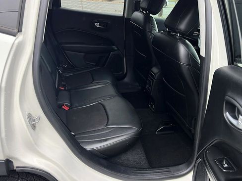 Used 2018 Jeep Compass Latitude w/ Popular Equipment Group FWD image 30
