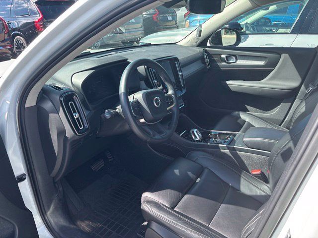 Used 2023 Volvo XC40 B5 Ultimate w/ Protection Package Premier AWD/4WD image 5