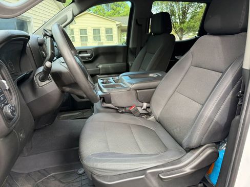 Used 2019 Chevrolet Silverado 1500 Custom Trail Boss w/ Custom Convenience Package image 3