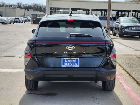 Certified 2025 Hyundai Kona SEL image 6