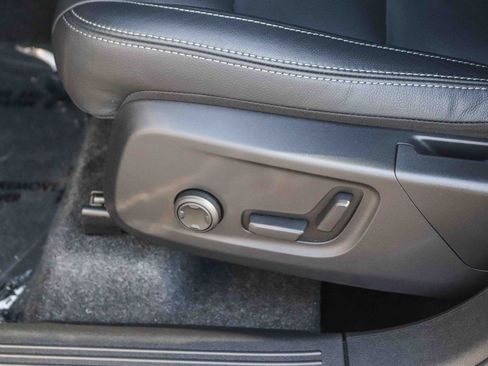 Used 2026 Volvo XC40 B4 Core FWD image 24