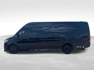 Used 2024 Mercedes-Benz Sprinter 3500 video 2