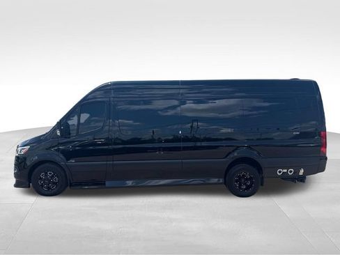 Used 2024 Mercedes-Benz Sprinter 3500 image 2