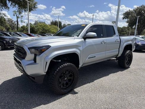 Used 2026 Toyota Tacoma SR5 AWD/4WD image 5