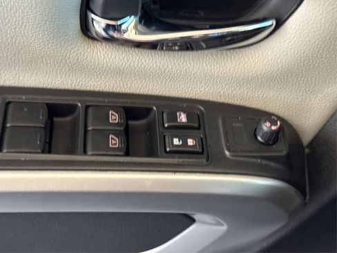 Used 2021 Nissan Titan SV w/ SV Convenience Package image 36