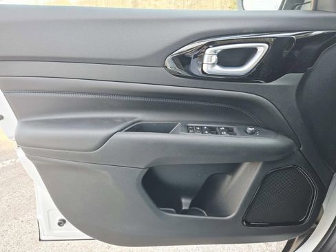 New 2026 Jeep Compass Latitude image 27