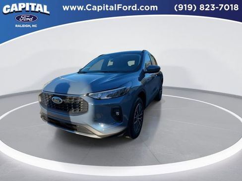 New 2026 Ford Escape SE FWD image 3