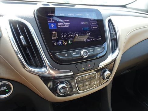 Used 2024 Chevrolet Equinox Premier FWD image 19