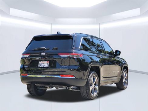 Used 2025 Jeep Grand Cherokee Limited AWD/4WD image 5