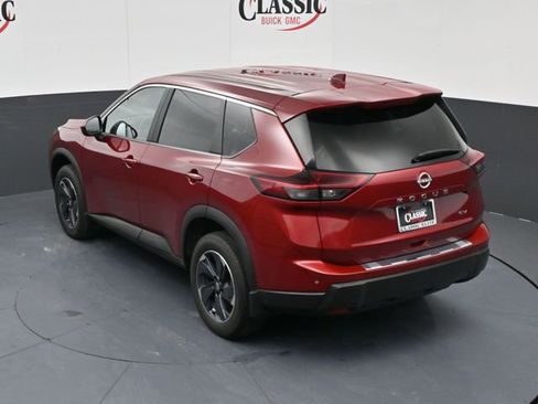 Used 2024 Nissan Rogue SV FWD image 17