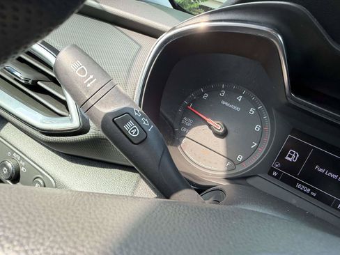 Used 2023 Chevrolet TrailBlazer LT FWD image 24