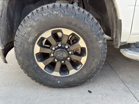 Used 2024 RAM 2500 Big Horn w/ Off Road Package AWD/4WD image 14