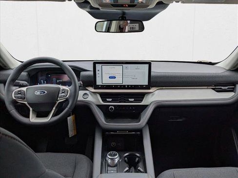 New 2025 Ford Explorer Active image 14