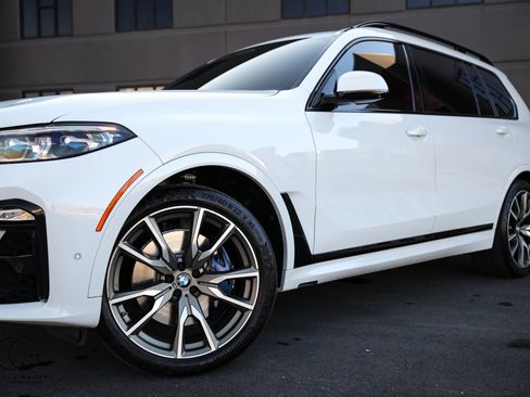 Used 2020 BMW X7 M50i w/ Dynamic Handling Package image 7