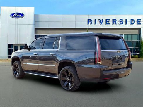 Used 2015 Cadillac Escalade ESV Premium image 4