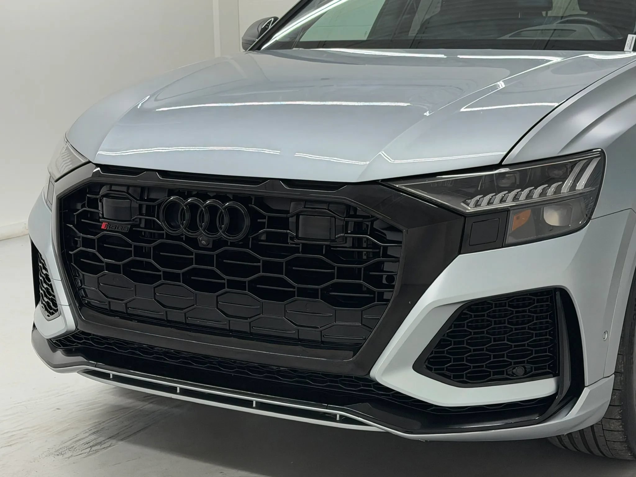 Used 2023 Audi RS Q8 w/ Black Optic Package AWD/4WD image 4