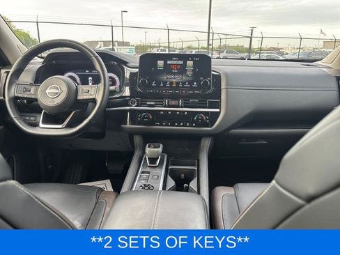 Used 2024 Nissan Pathfinder Platinum AWD/4WD image 12