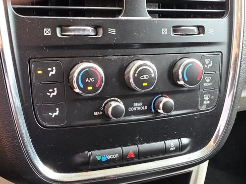 Used 2017 Dodge Grand Caravan SE w/ Power Window Group FWD image 20