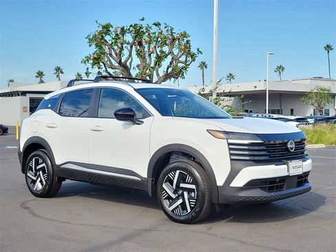 New 2026 Nissan Kicks SV w/ SV Premium Package image 4