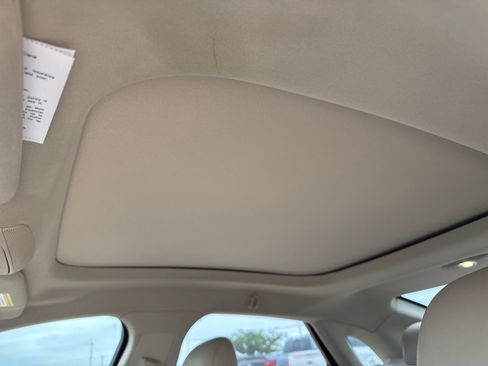Used 2018 Lincoln MKZ Reserve w/ Technology Package FWD image 12