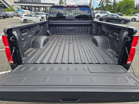 Used 2026 Chevrolet Silverado 3500 High Country w/ High Country Premium Package AWD/4WD image 13