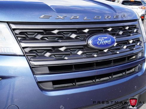Used 2018 Ford Explorer XLT AWD/4WD image 16