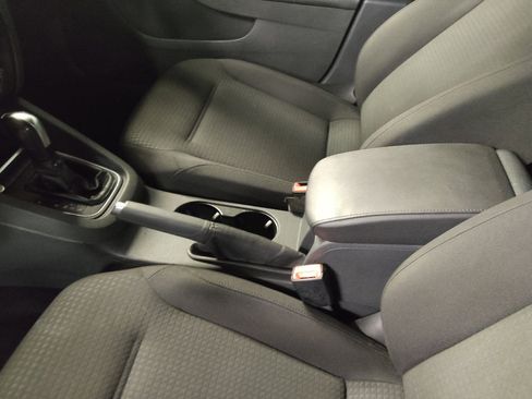 Used 2016 Volkswagen Jetta SE FWD image 26