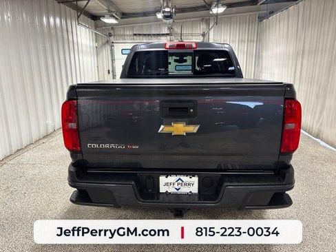 Used 2017 Chevrolet Colorado Z71 AWD/4WD image 4