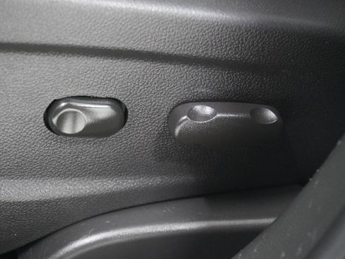 Used 2020 Chevrolet Trax LT w/ LT Convenience Package image 14