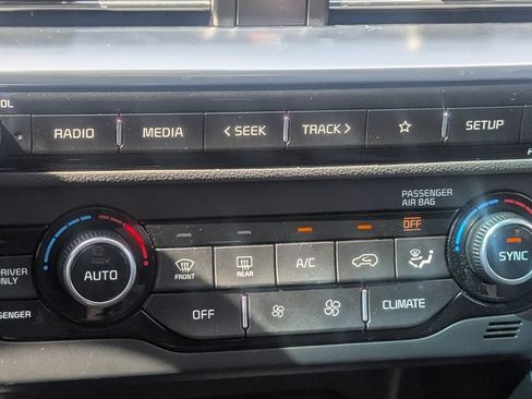 Used 2021 Kia Niro LXS FWD image 29