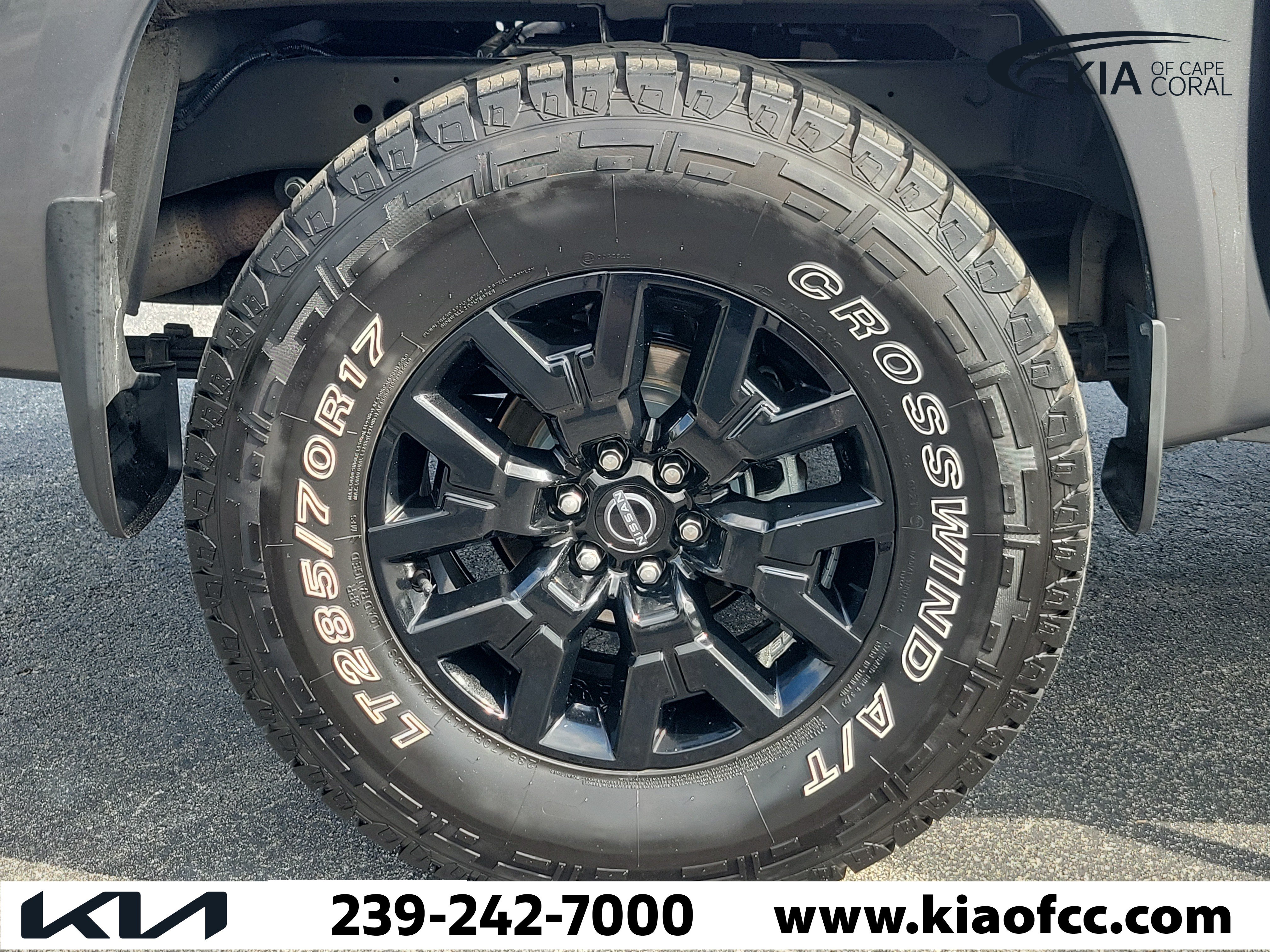 Used 2023 Nissan Frontier SV w/ Midnight Edition Package AWD/4WD image 9