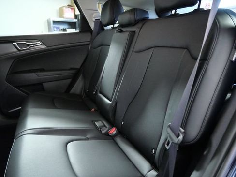 Used 2025 Kia Sportage EX AWD/4WD image 13