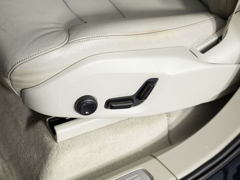 Used 2016 Volvo XC90 T6 Momentum AWD/4WD image 16