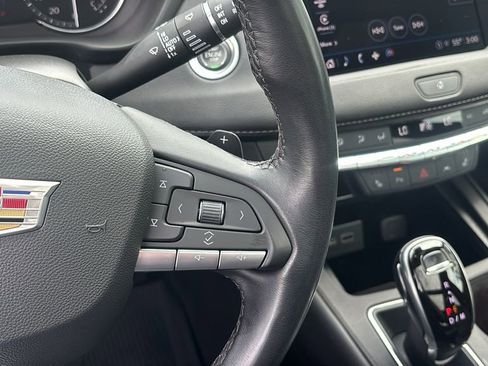 Used 2021 Cadillac XT4 Premium Luxury w/ Cold Weather Package FWD image 18