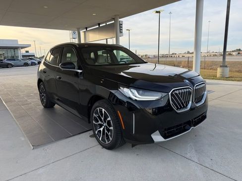 Used 2025 BMW X3 xDrive30i w/ Premium Package AWD/4WD image 4